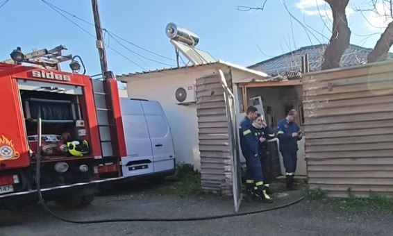 Πυρκαγιά με νεκρό ηλικιωμένο στο Μενίδι – Απανθρακώθηκε ηλικιωμένος
