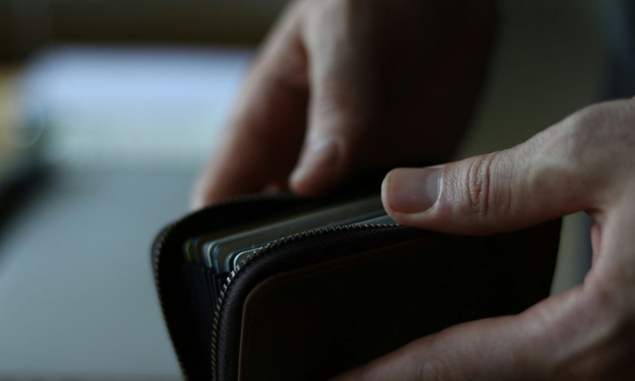 Ρέθυμνο: Βρήκε πορτοφόλι με 1.500 ευρώ και το παρέδωσε αμέσως στην αστυνομία