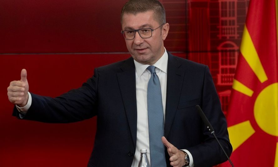 Σκόπια: Σε παροξυσμό ο Μίτσκοσκι, ουρλιάζει για «άλυτο μακεδονικό ζήτημα» που «σιγοκαίει επί αιώνες»