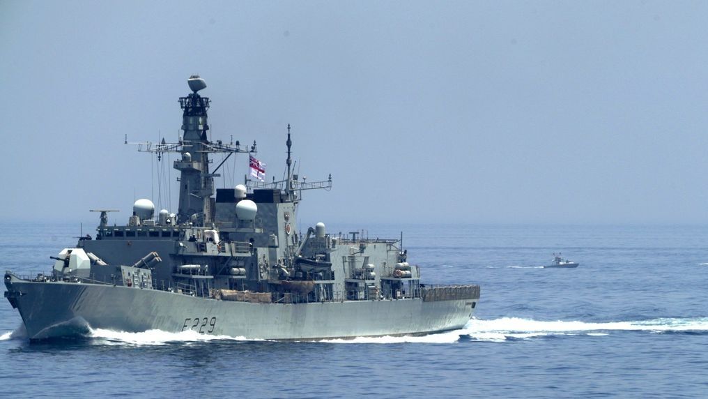 Ρωσικό πολεμικό πλοίο εισήλθε στα βρετανικά χωρικά ύδατα – Σε αυξημένο συναγερμό το Λονδίνο