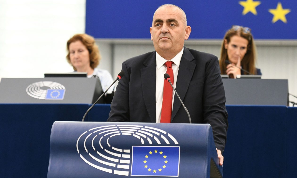 Μπελέρης: Παρέμβαση στο Ευρωκοινοβούλιο για τον φράχτη στον Έβρο – «Θωρακίζει τα ελληνικά σύνορα»