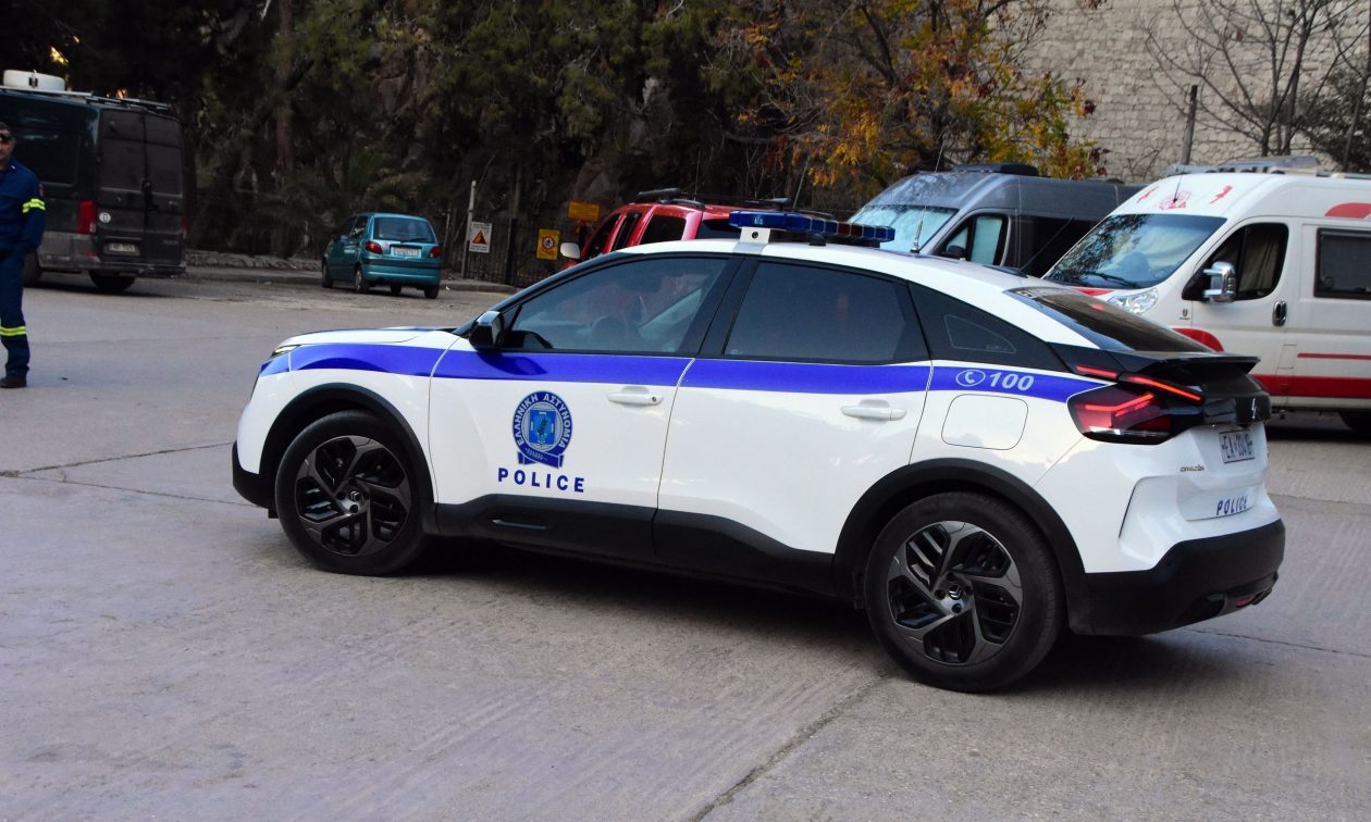 Θεσσαλονίκη: 900 ευρώ άρπαξε ο ληστής που μπούκαρε με μαχαίρι σε πρακτορείο τυχερών παιχνιδιών
