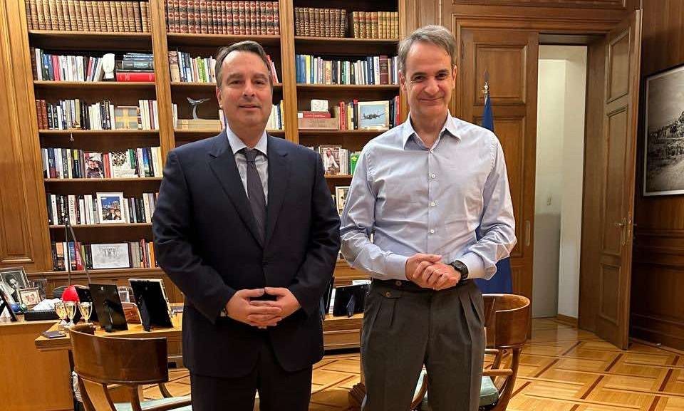 Συνάντηση Μητσοτάκη – Παπαθανάση στο Μαξίμου: Η καθημερινότητα των πολιτών στο επίκεντρο