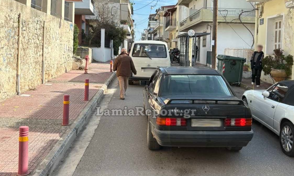 Λαμία: Άφησε το αυτοκίνητό του στη μέση του δρόμου και έφυγε αδιαφορώντας για το μποτιλιάρισμα