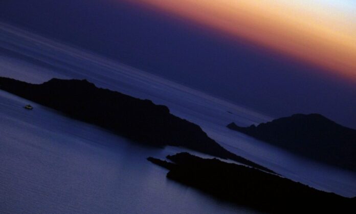 1622767-86601ae9-santorini.jpg