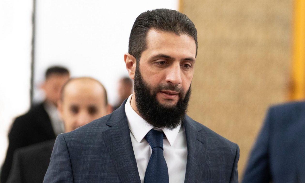 Συρία: Προσωρινός πρόεδρος ο Τζολάνι – Διαλύονται όλες οι ένοπλες οργανώσεις και το κόμμα Μπάαθ