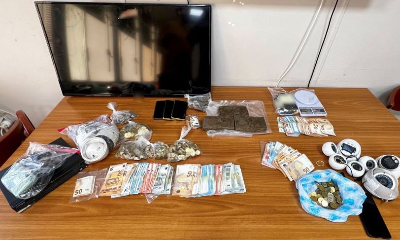 Δυτική Αττική: 17 συλλήψεις εμπόρων ηρωίνης – Οι αρχηγοί, οι «υποομάδες» και η διακίνηση
