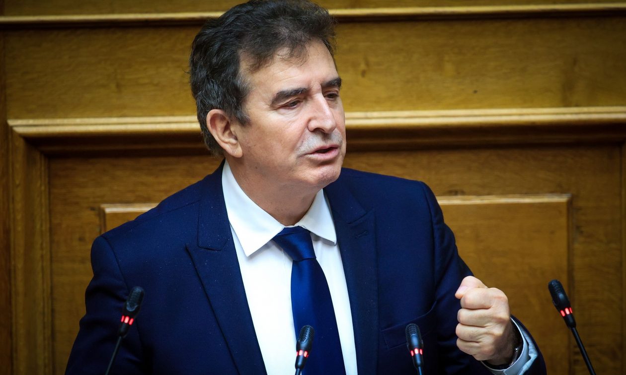 Χρυσοχοΐδης: Θα γίνουν τα πάντα για να αποδοθεί δικαιοσύνη για τα Τέμπη