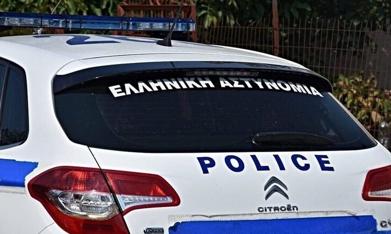 Παλλήνη: Δύο συλλήψεις επ’ αυτοφώρο για κλοπές σε κατάστημα