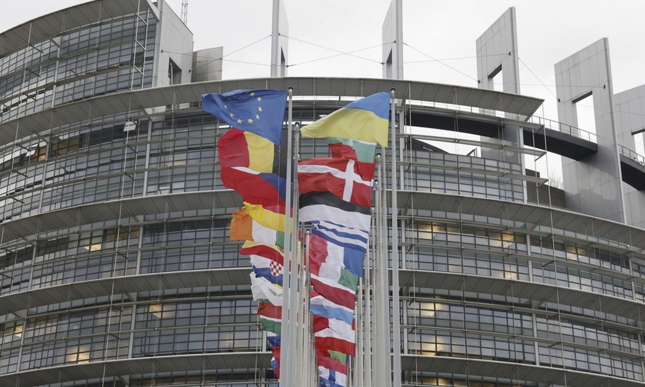 Η Ευρωπαϊκή Ένωση εκφράζει τη λύπη της για την αύξηση των δασμών και είναι έτοιμη να απαντήσει