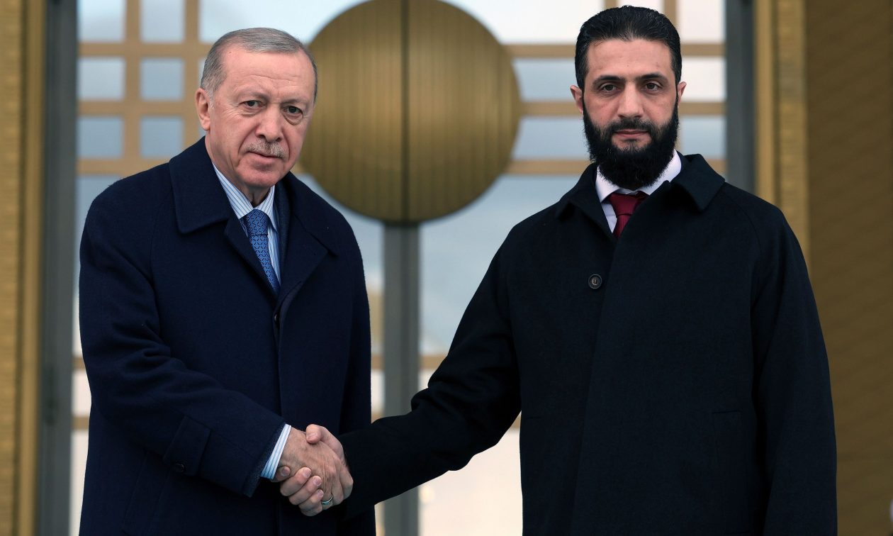 Συνάντηση Ερντογάν με Αλ Σάρα: Το Κουρδικό στο επίκεντρο – Το σχέδιο για την επόμενη μέρα στη Συρία