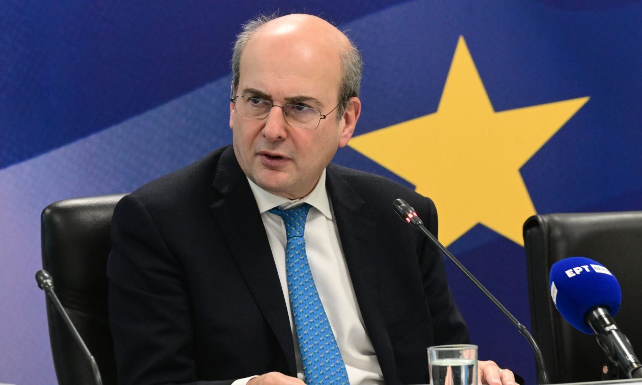 LIVE η συνέντευξη Τύπου του Κωστή Χατζηδάκη με θέμα το ιδιωτικό χρέος