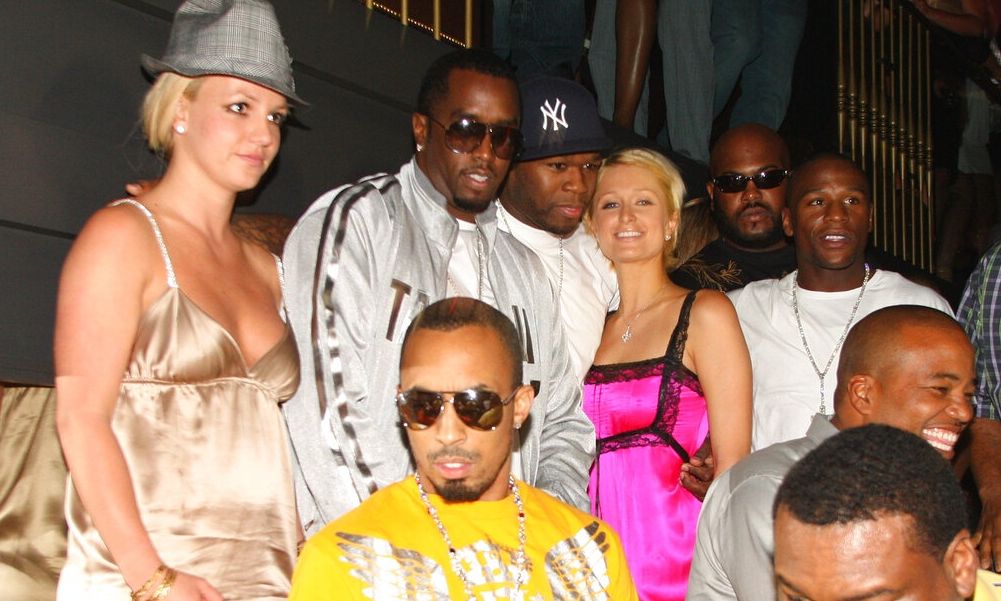 Diddy: «Ροζ στούντιο» και απειλές για δολοφονίες – Η μουσική αυτοκρατορία της δεκαετίας του ’90
