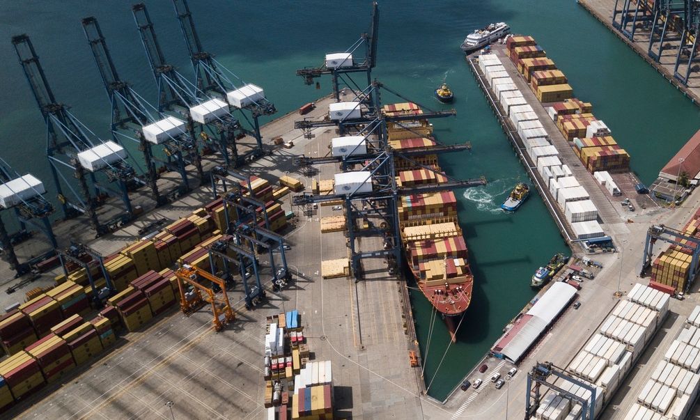 Παναμάς: Οι ΗΠΑ «διασπείρουν ψέματα» για την ελεύθερη διέλευση του καναλιού