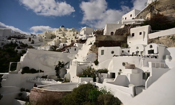 1625512-4599e078-santorini_oia.jpg