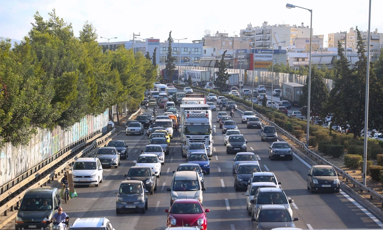 Έρχεται το ψηφιακό πελατολόγιο: «Μάτι» στα αυτοκίνητα αποκτά η ΑΑΔΕ