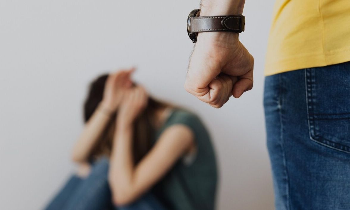 Ηράκλειο: Στο νοσοκομείο 24χρονη που κακοποιήθηκε από τον σύντροφό της