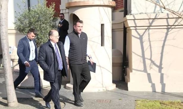 Αλβανία: Συνελήφθη ο δήμαρχος των Τιράνων, σε κατ’ οίκον περιορισμό η σύζυγός του
