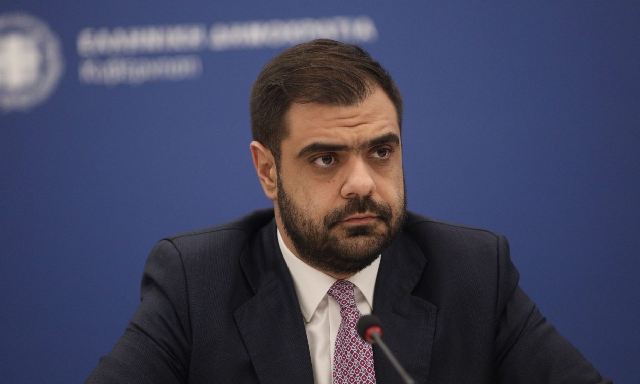 Τέμπη – Μαρινάκης για τα νέα βίντεο: Είχε συμφέρον η κυβέρνηση να αργήσουν να πάνε στη Δικαιοσύνη;