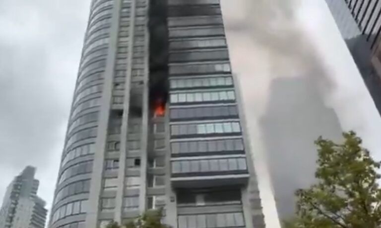 Αργεντινή: Εκκενώθηκε ουρανοξύστης 50 ορόφων εξαιτίας πυρκαγιάς