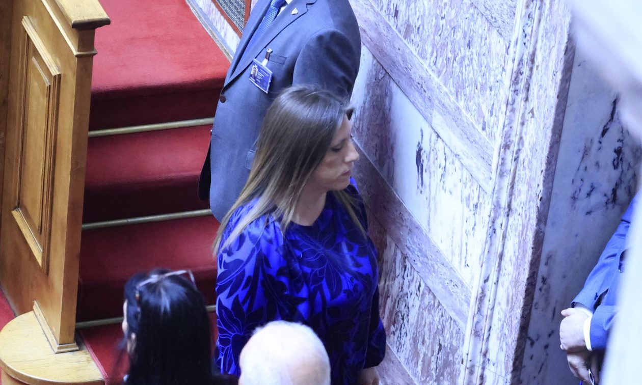 Ζωή Κωνσταντοπούλου στην ψηφοφορία για ΠτΔ: «Όχι στη συγκάλυψη» – Η αιχμή για τα Τέμπη