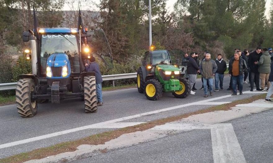 Δυτική Αχαΐα: Αγρότες οργάνωσαν εκδήλωση για να ενημερώσουν τους βουλευτες – Δεν πήγε κανείς