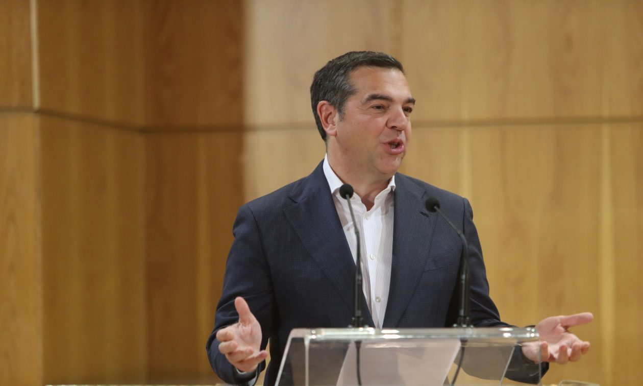 Τσίπρας: Καταρρέει ραγδαία ολόκληρο το διεθνές πλαίσιο όπως το γνωρίσαμε από το 1945