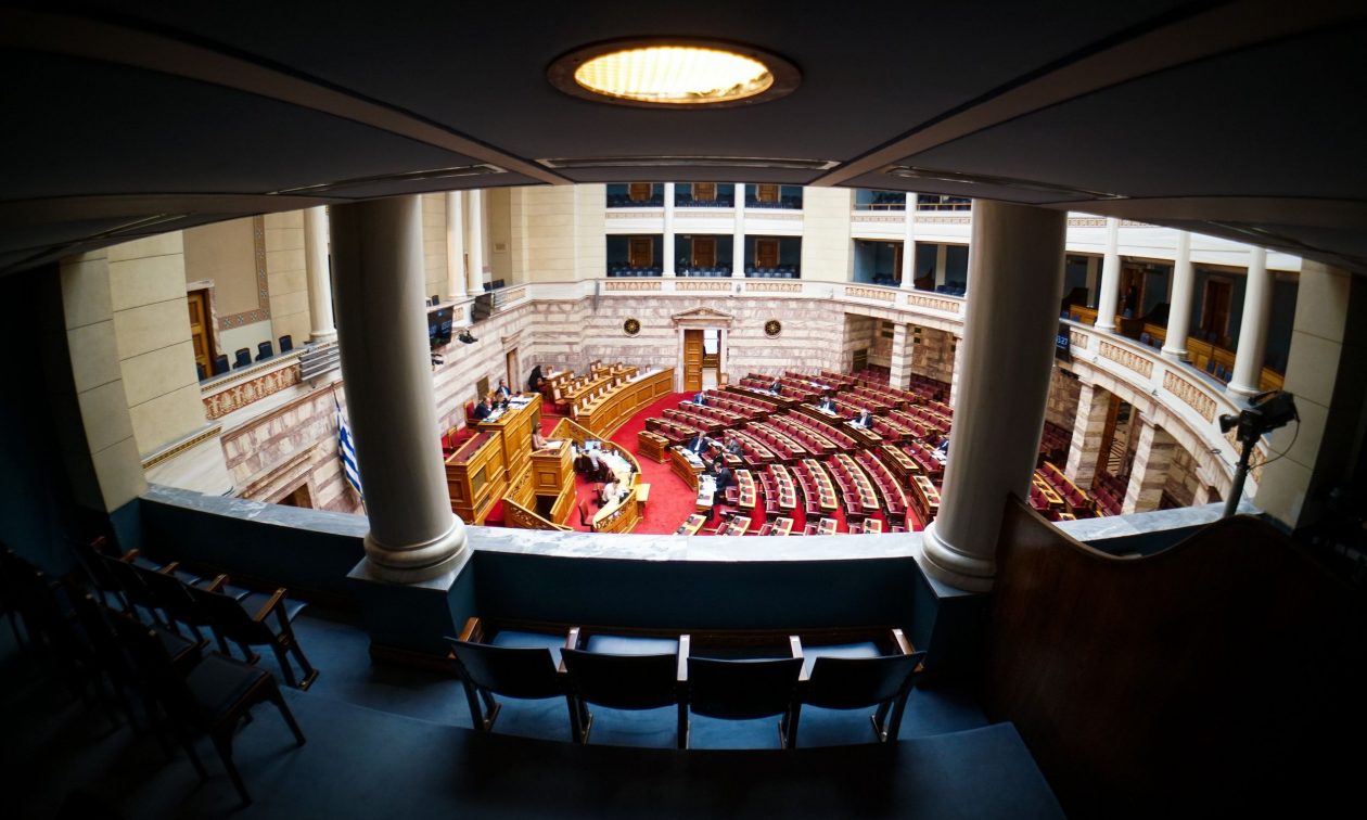 Όλα τα βλέμματα στο τέλος Φεβρουαρίου: ΠΑΣΟΚ και ΣΥΡΙΖΑ σε λειτουργία «επίθεσης»