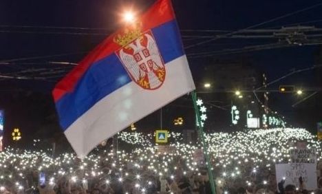 Σε κρίση η Σερβία: Φοιτητές αποκλείουν το Κραγκούγεβατς, αντιδρά ο Βούσιτς