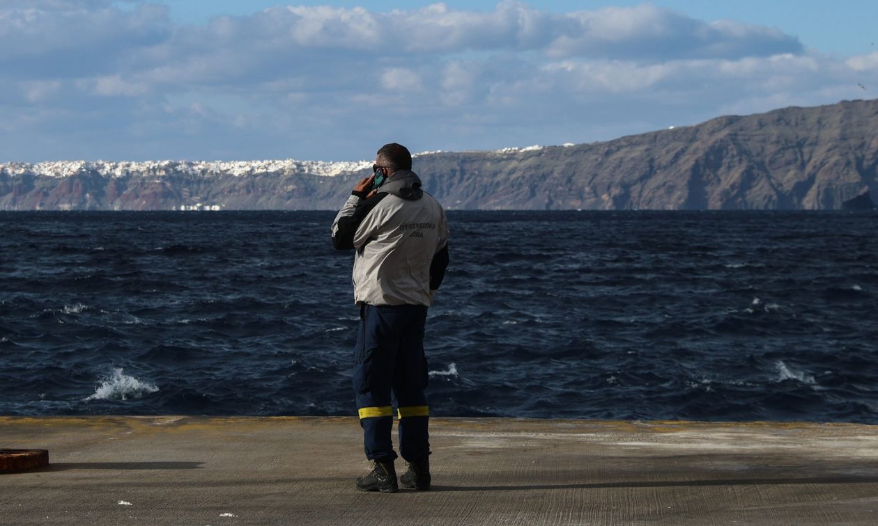 «Κάτι καινούργιο γεννιέται στη Σαντορίνη» – Επιβεβαιώθηκε η ηφαιστειακή δραστηριότητα