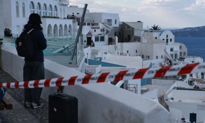 1627544-702297cc-93f8a3c1-seismoi-santorini.jpg