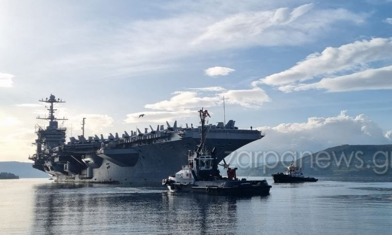 Στα Χανιά κατέπλευσε το αεροπλανοφόρο Truman για επισκευή μετά την πρόσκρουση με τουρκικό πλοίο