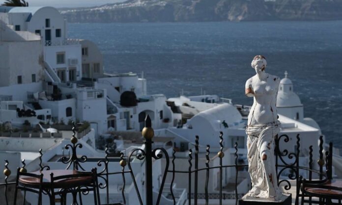 1627869-seismos-santorini.jpg