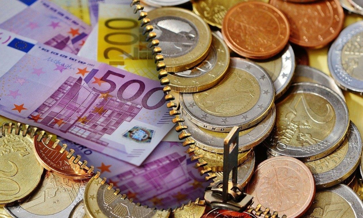 Νέο επίδομα 200 ευρώ: Ποιοι το δικαιούνται – Μέχρι πότε πρέπει να υποβάλετε αίτηση