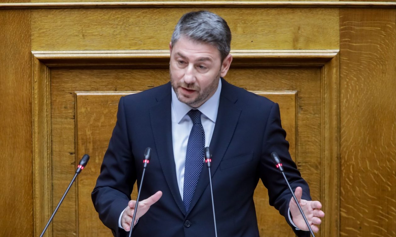 Βουλή: Την προσχώρηση της Θρασκιά στο ΠΑΣΟΚ δήλωσε, στον Πρόεδρο της Βουλής, ο Ανδρουλάκης