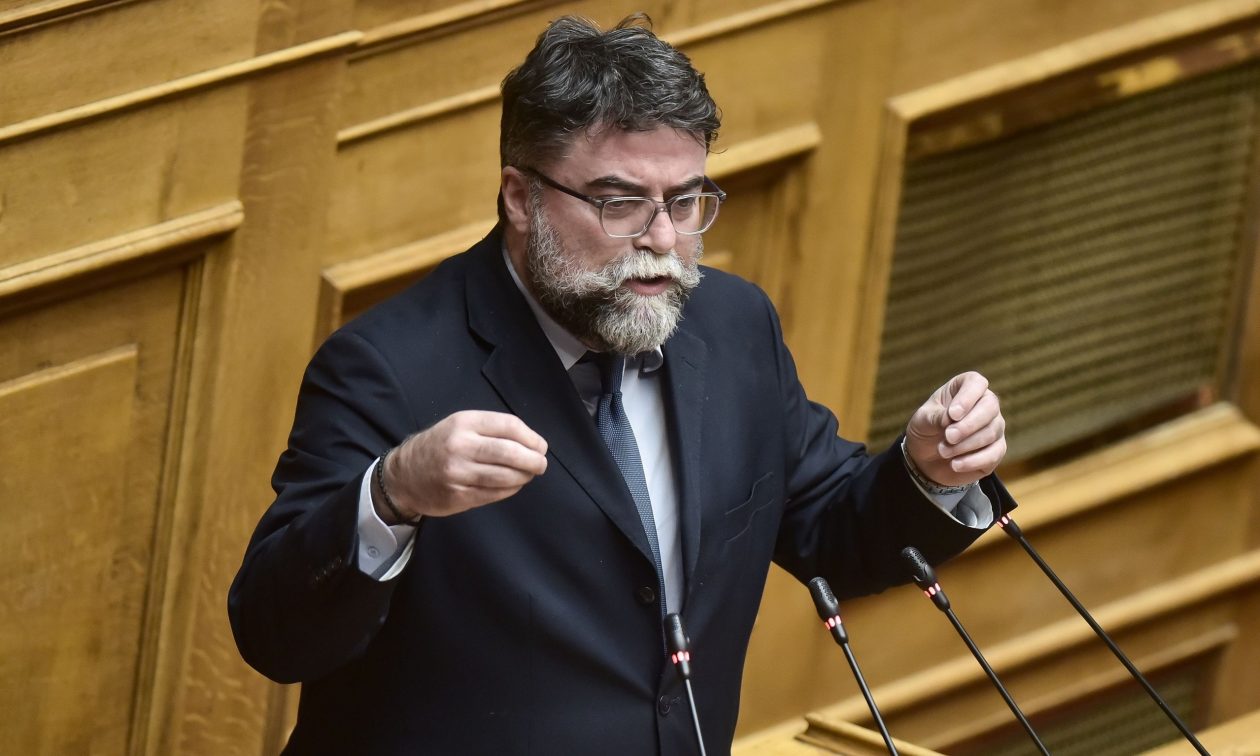 Οικονόμου: Όριο τα 30 χλμ εντός πόλης, κακούργημα η εγκατάλειψη θύματος – Όλες οι αλλαγές του ΚΟΚ