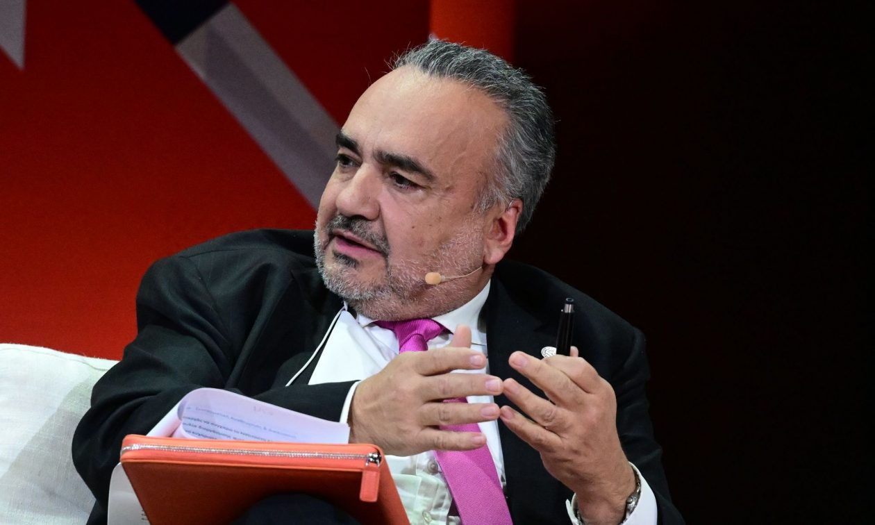 Τα ερωτήματα Βερβεσού για τη δημοσιοποίηση συνομιλίας Αδειλίνη και μητέρας Βασίλη Καλογήρου