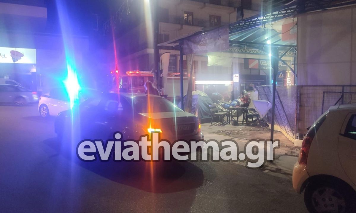 Τροχαίο ατύχημα στη Χαλκίδα: Αυτοκίνητο έχασε τον έλεγχο και «μπήκε» σε κατάστημα