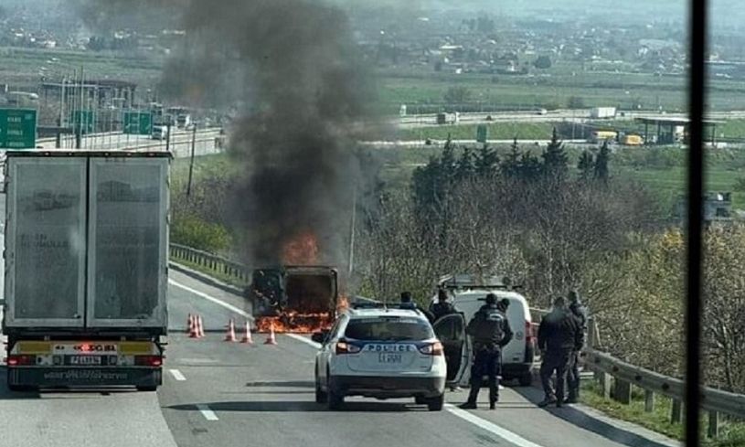 Πυρκαγιά σε όχημα εν κινήσει στην Εθνική Οδό Αθηνών – Θεσσαλονίκης
