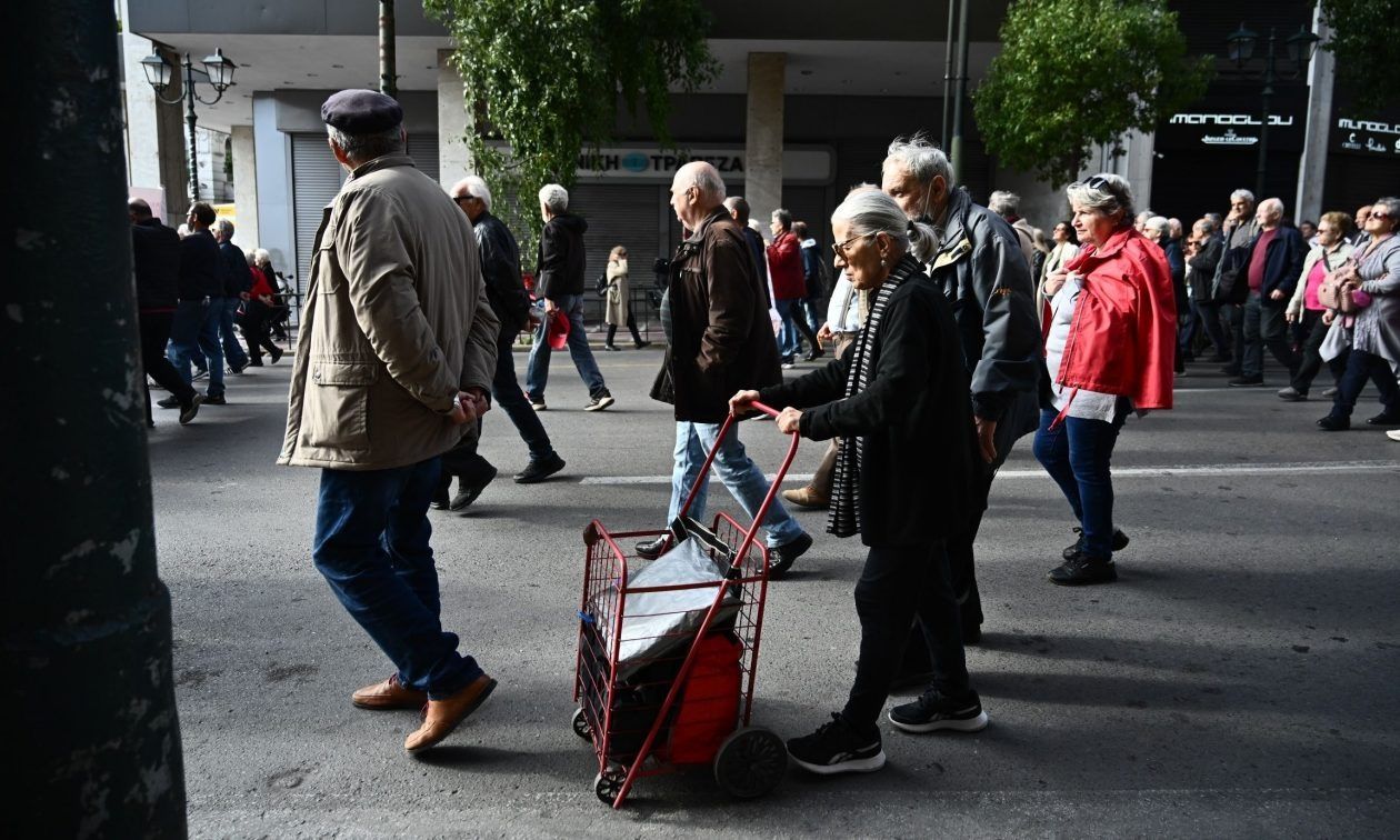 Αναδρομικά έως 15.000 ευρώ από εκκρεμείς επανυπολογισμούς συντάξεων – Οι 5 κατηγορίες