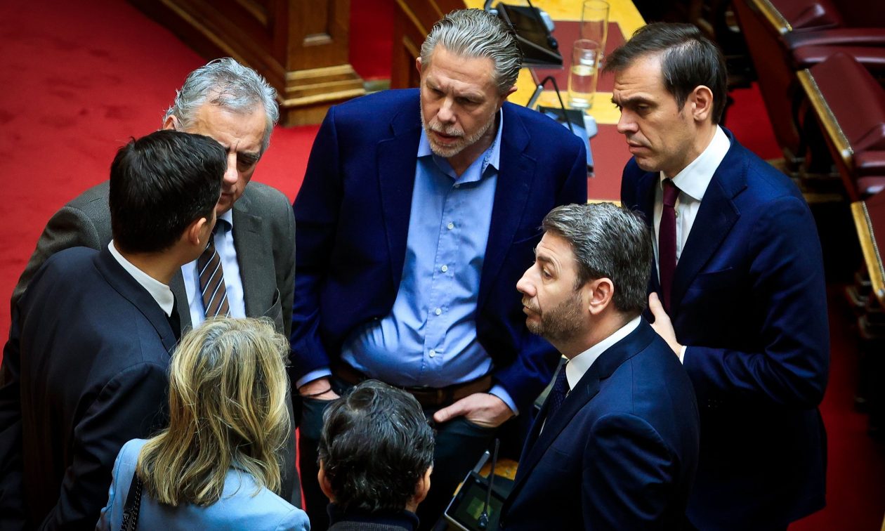 Την επόμενη εβδομάδα η πρόταση δυσπιστίας: Που καταλήγει η διαφωνία ΠΑΣΟΚ – ΣΥΡΙΖΑ