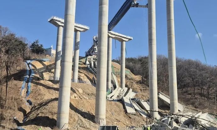 Νότια Κορέα: Τουλάχιστον 2 νεκροί εξαιτίας της κατάρρευσης οδικής γέφυρας
