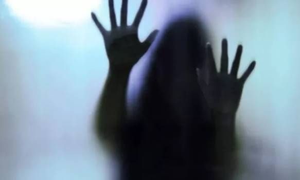 Φρίκη στα Χανιά: 14χρονη ανακάλυψε πως είναι έγκυος μετά από διαταραχές στον κύκλο της