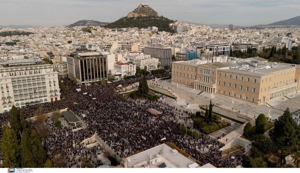 Η διπλή ανάγνωση της κυβέρνησης για τα συλλαλητήρια των Τεμπών