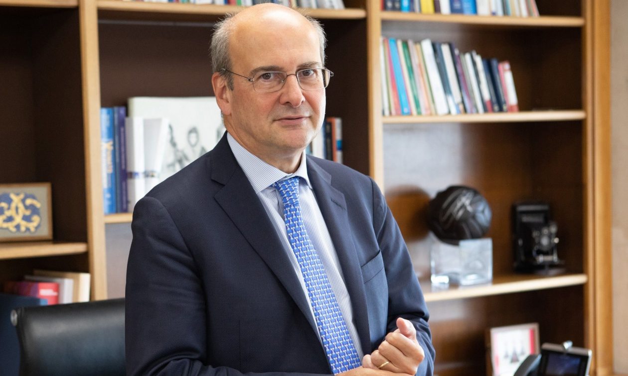 Χατζηδάκης για διεκδίκηση ακινήτων από το δημόσιο: «Ζούμε ιστορίες καθημερινής τρέλας»