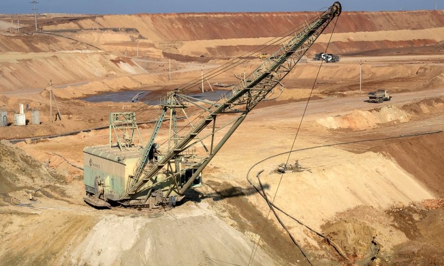 Reuters: H συμφωνία για τα ορυκτά της Ουκρανίας έχει νομικά κενά – Σήμερα «πέφτουν» οι υπογραφές
