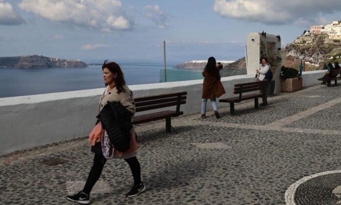 1630763-ead850e3-seismoi-santorini-1.jpg