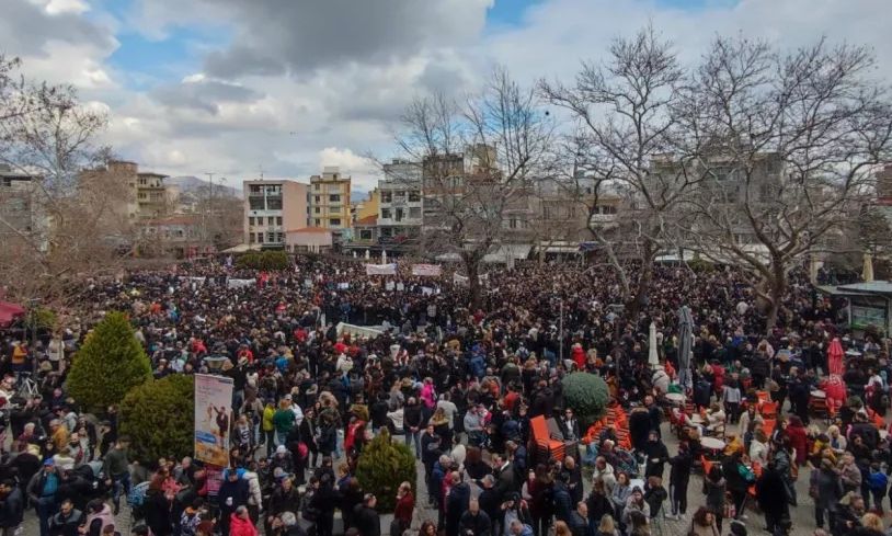 Μεγαλειώδεις συγκέντρωση στην Κομοτηνή – Περισσότεροι από 12.000 διαδηλωτές