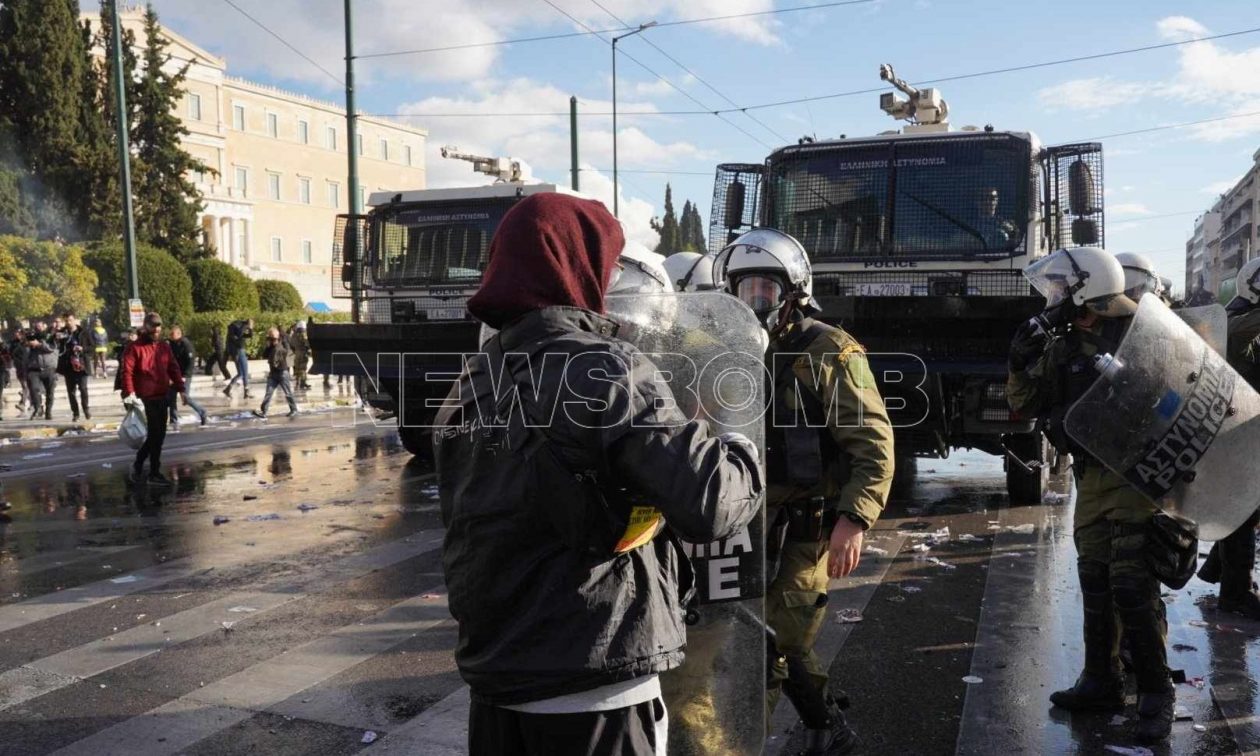 Άνοιξαν Πανεπιστημίου, Βασιλίσσης Σοφίας, Σταδίου και Πειραιώς – Απομακρύνθηκαν τα οδοφράγματα