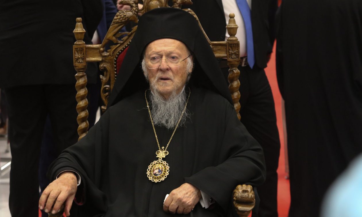 Τέμπη: Ο Οικουμενικός Πατριάρχης προσευχήθηκε για την ανάπαυση των ψυχών των θυμάτων